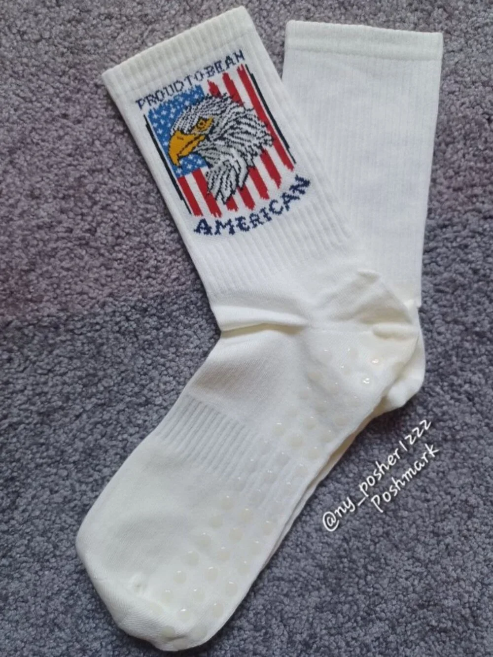 𝙿𝚁𝙾𝚄𝙳 𝚃𝙾 𝙱𝙴 𝙰𝙽 𝐀𝐌𝐄𝐑𝐈𝐂𝐀𝐍 American Flag/Eagle Crew Socks White